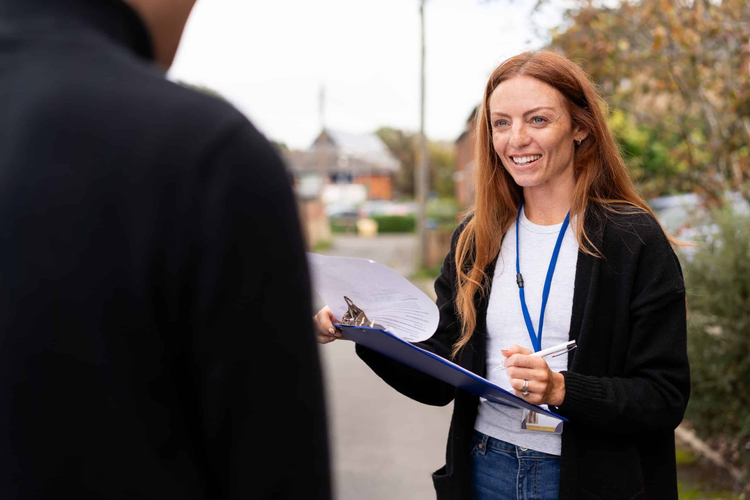 Social Research for the 3rd sector 1 Social Research - Street Survey - Lindsay