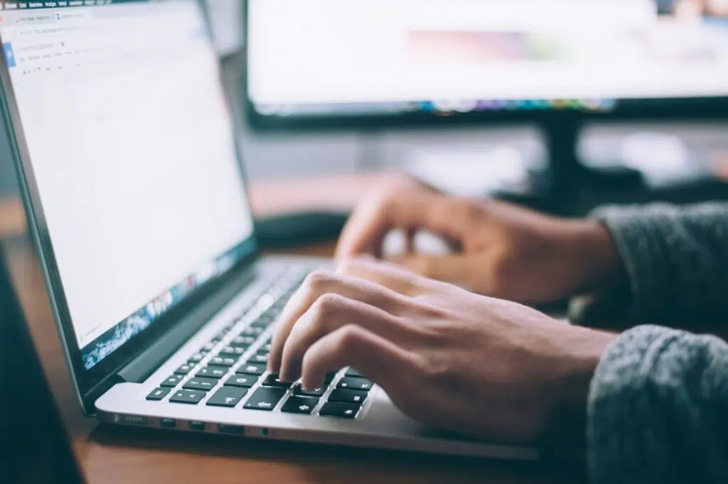 Customer Research for Whitepapers: Delivering Stronger Return on Research Investment 2 Customer Research for Whitepapers: Delivering Stronger Return on Research Investment